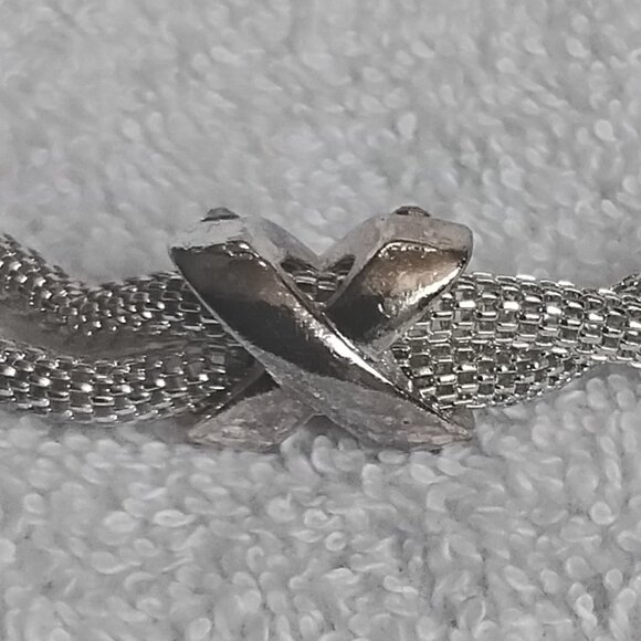 38" White Gold Tone Cable Necklace Fasion Piece With a Crossing Centerpiece!! - Picture 4 of 4